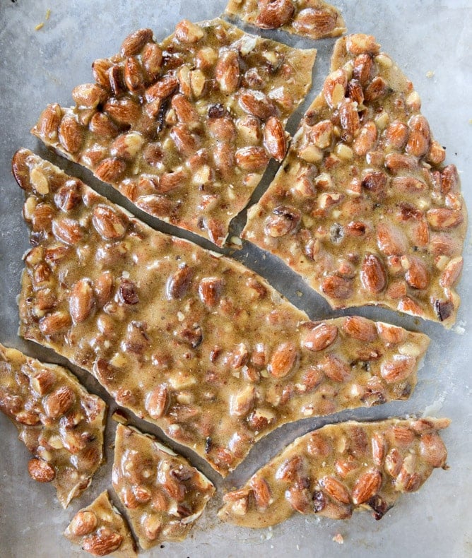 bacon almond brittle with vanilla beans I howsweeteats.com