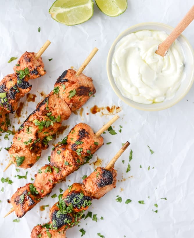 chili garlic chicken skewers with yogurt sauce I howsweeteats.com