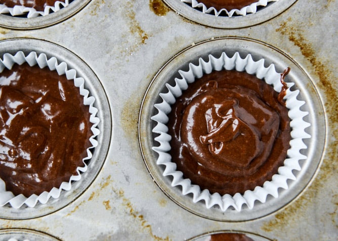 chocolate coconut cream cupcakes I howsweeteats.com