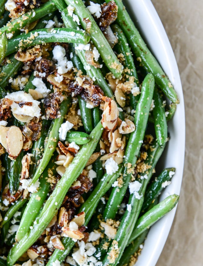 loaded skillet toasted green beans I howsweeteats.com