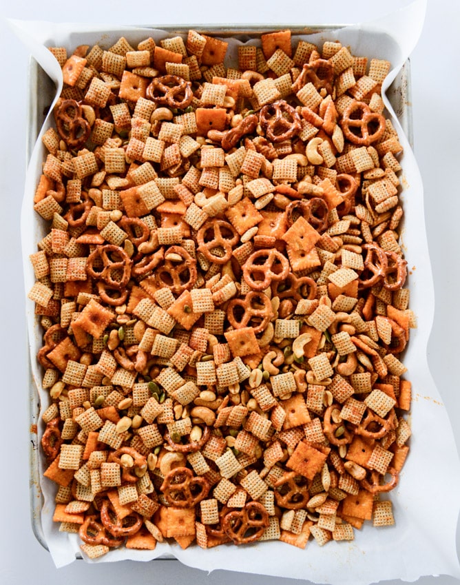 sweet + savory homemade snack mix I howsweeteats.com