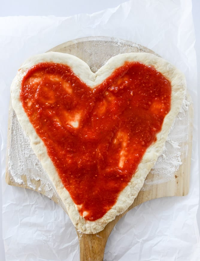 how to make a heart shaped pepperoni pizza I howsweeteats.com