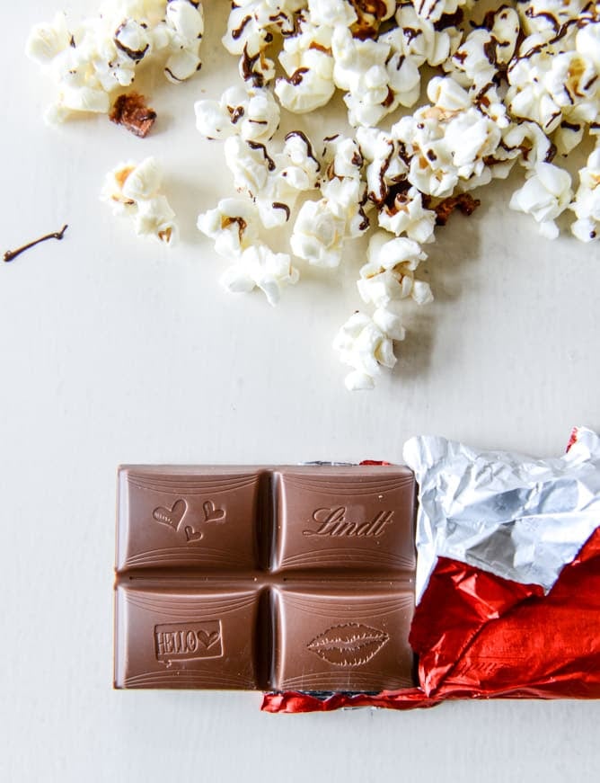 hot pepper bacon popcorn with a chocolate drizzle I howsweeteats.com