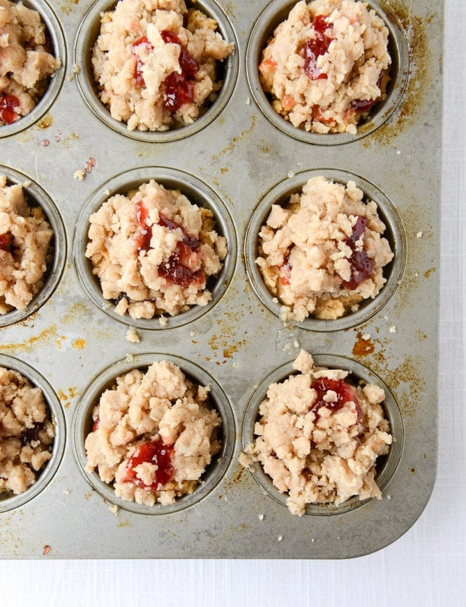 peanut butter and jelly crumb muffins I howsweeteats.com