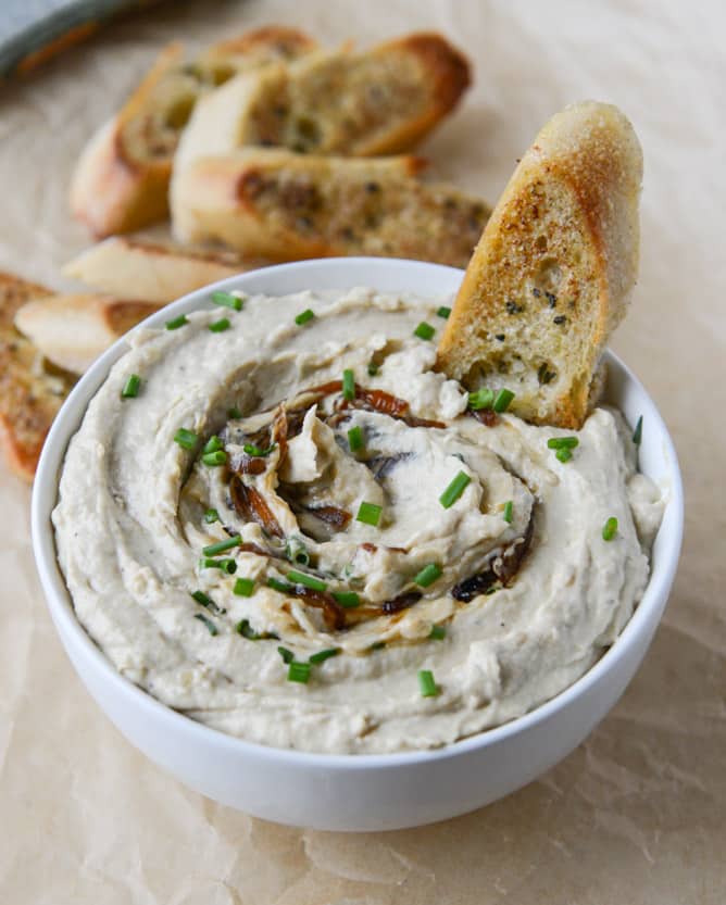 homemade french onion dip I howsweeteats.com
