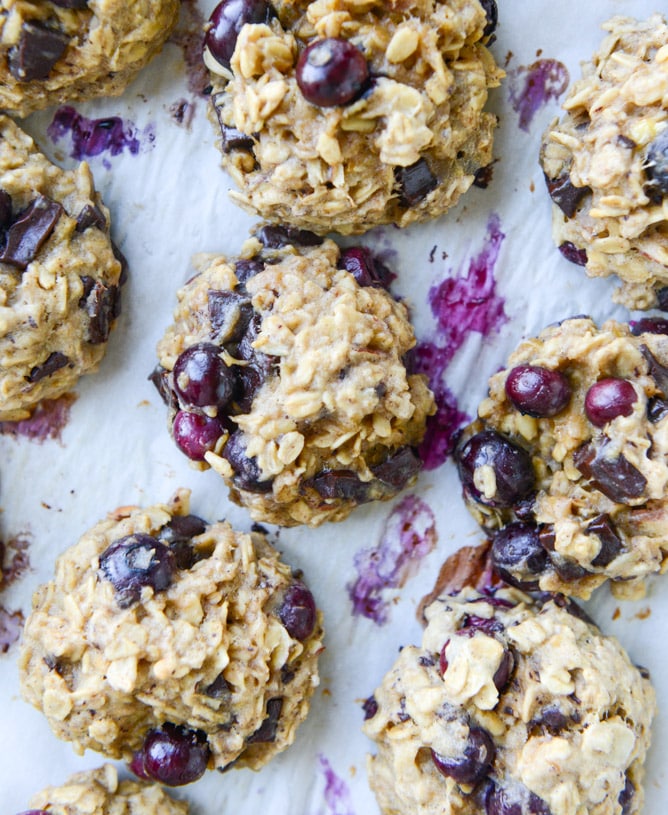 blueberry breakfast cookies I howsweeteats.com