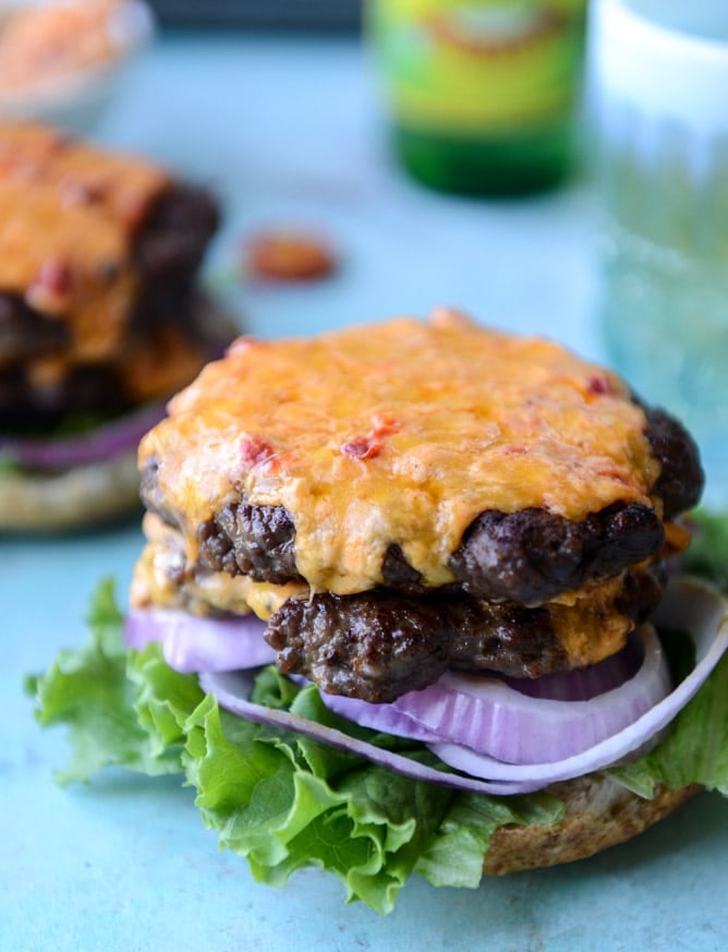 pimento cheese burgers I howsweeteats.com