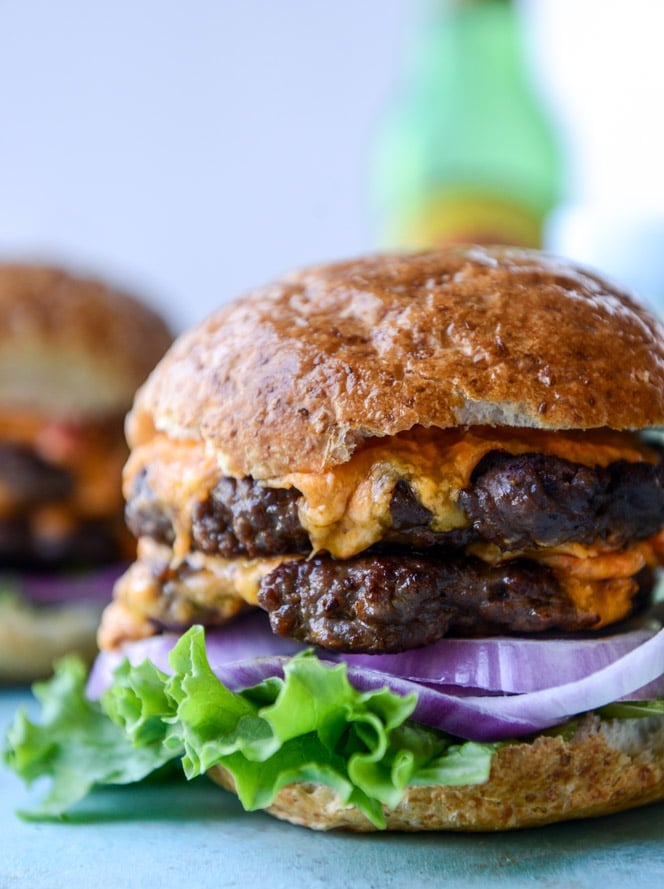pimento cheese burgers I howsweeteats.com