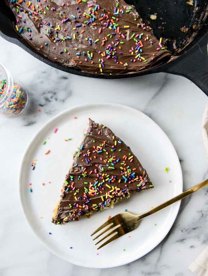 fresh pineapple zucchini skillet cake I howsweeteats.com