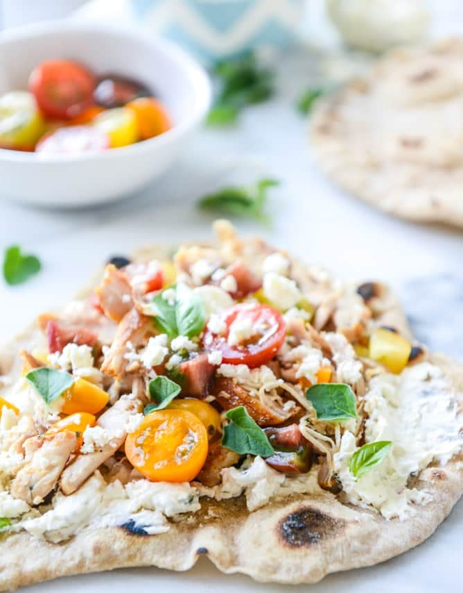 smoky grilled chicken pita flatbreads with creamy feta I howsweeteats.com