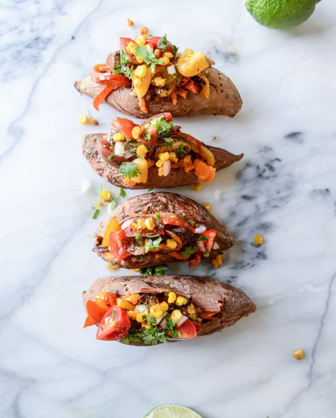fajita stuffed sweet potatoes I howsweeteats.com