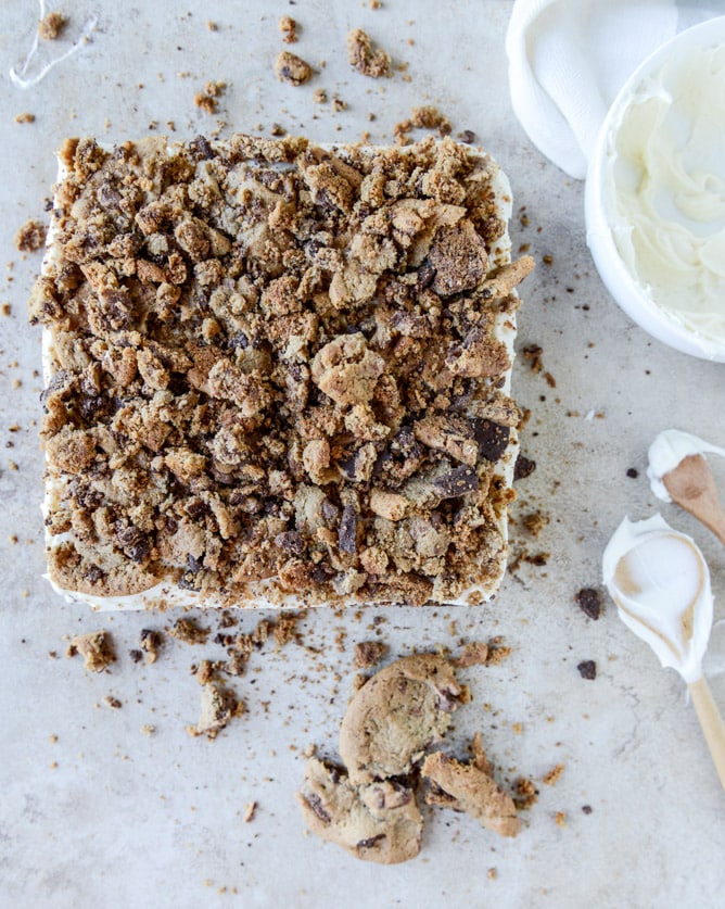 chocolate chip cookie crunch cake with brown butter cream cheese icing I howsweeteats.com