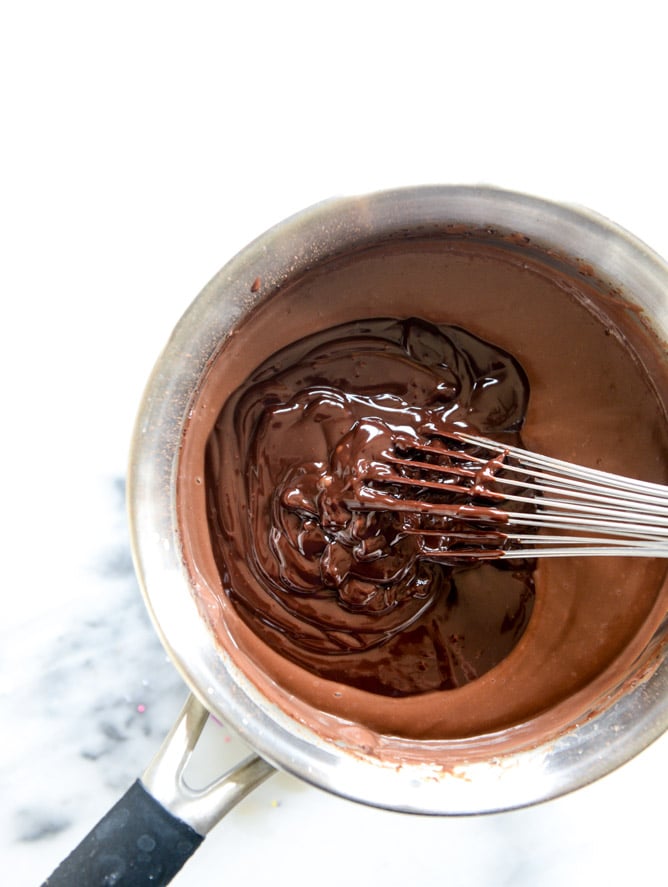 chocolate peanut butter pretzel ice cream I howsweeteats.com