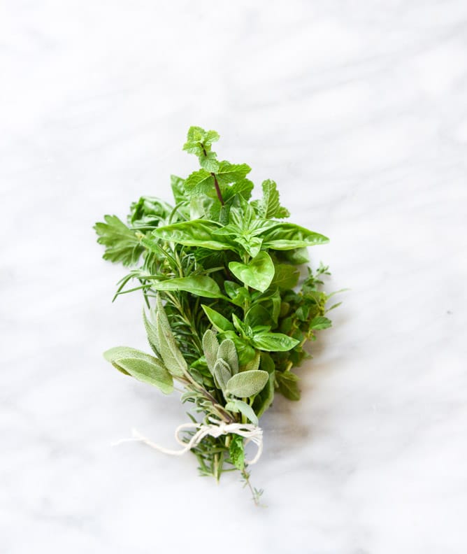 DIY garden herb salt I howsweeteats.com