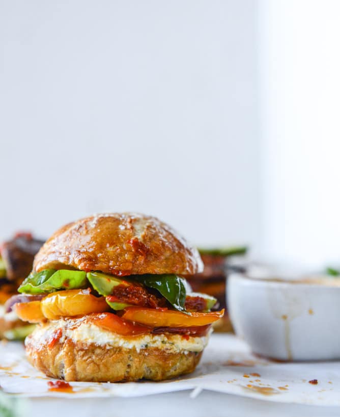 grilled veggie sliders on homemade pretzel buns I howsweeteats.com