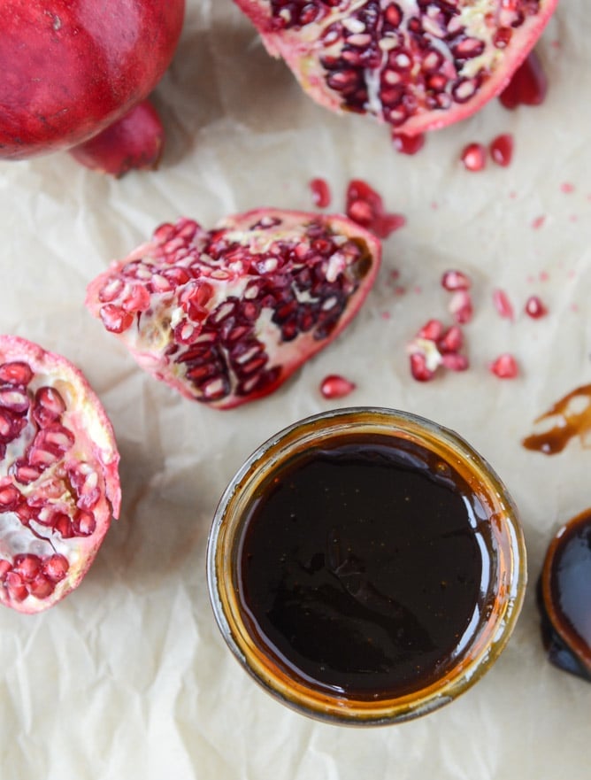 saucy chicken sandwiches with pomegranate bbq sauce and crunchy apple slaw I howsweeteats.com