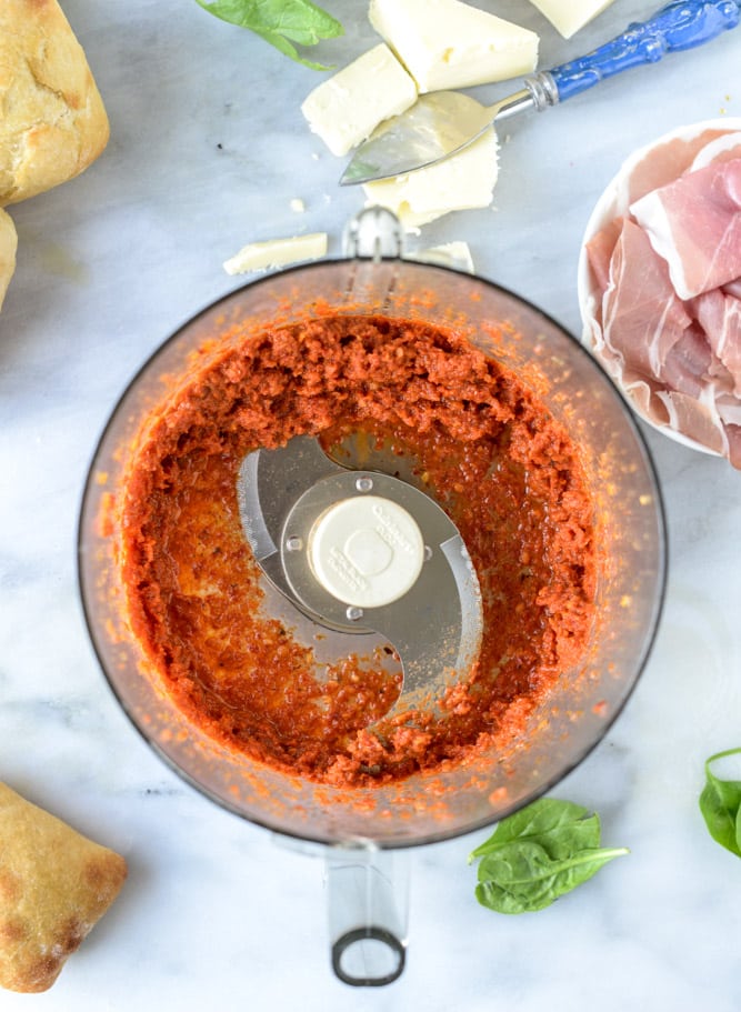 garlicky spinach and avocado breakfast sandwich I howsweeteats.com