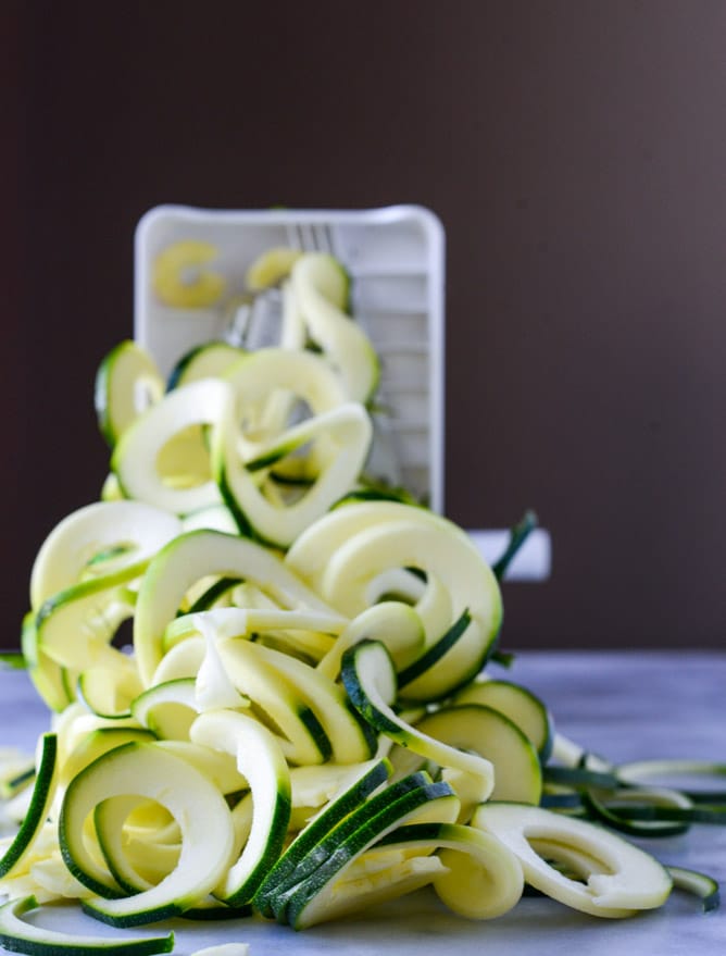 thai drunken zucchini noodles I howsweeteats.com