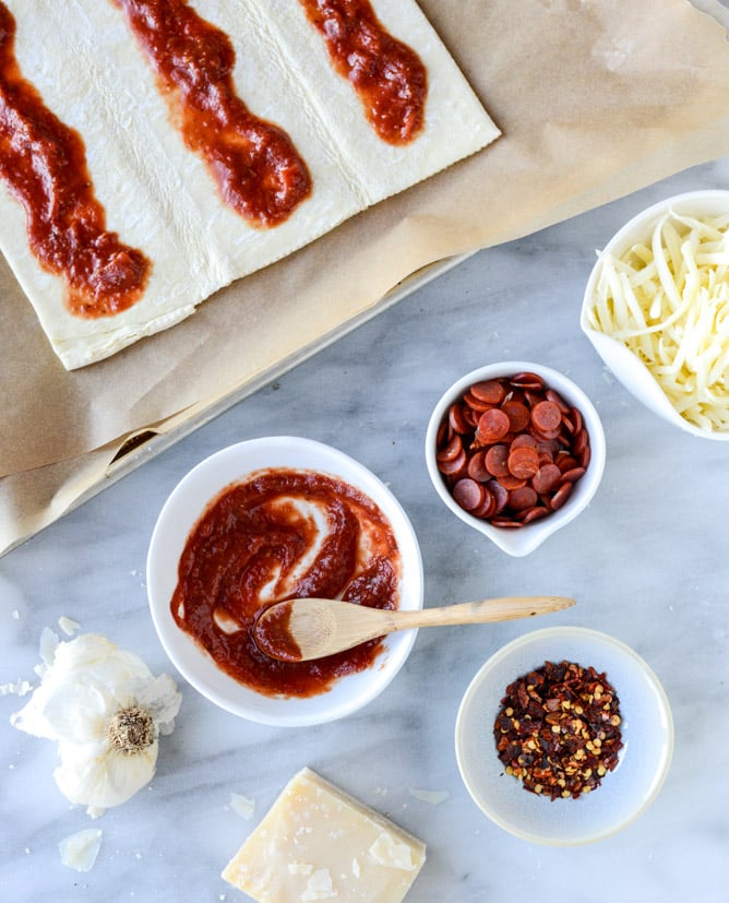super easy pepperoni pizza puff pastry I howsweeteats.com