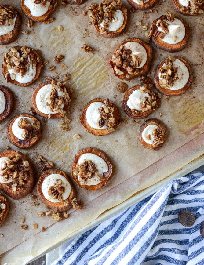 roasted sweet potato casserole bites with oatmeal cookie crumble I howsweeteats.com