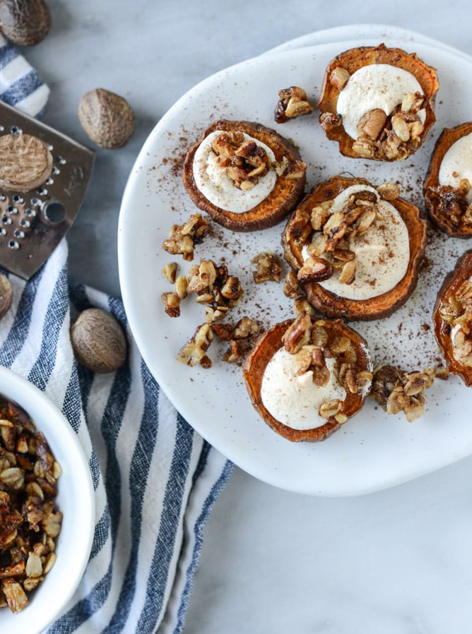 roasted sweet potato casserole bites with oatmeal cookie crumble I howsweeteats.com