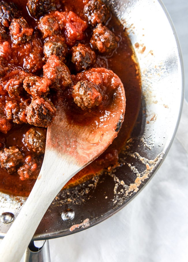 cheesy bucatini pie with mini meatballs I howsweeteats.com