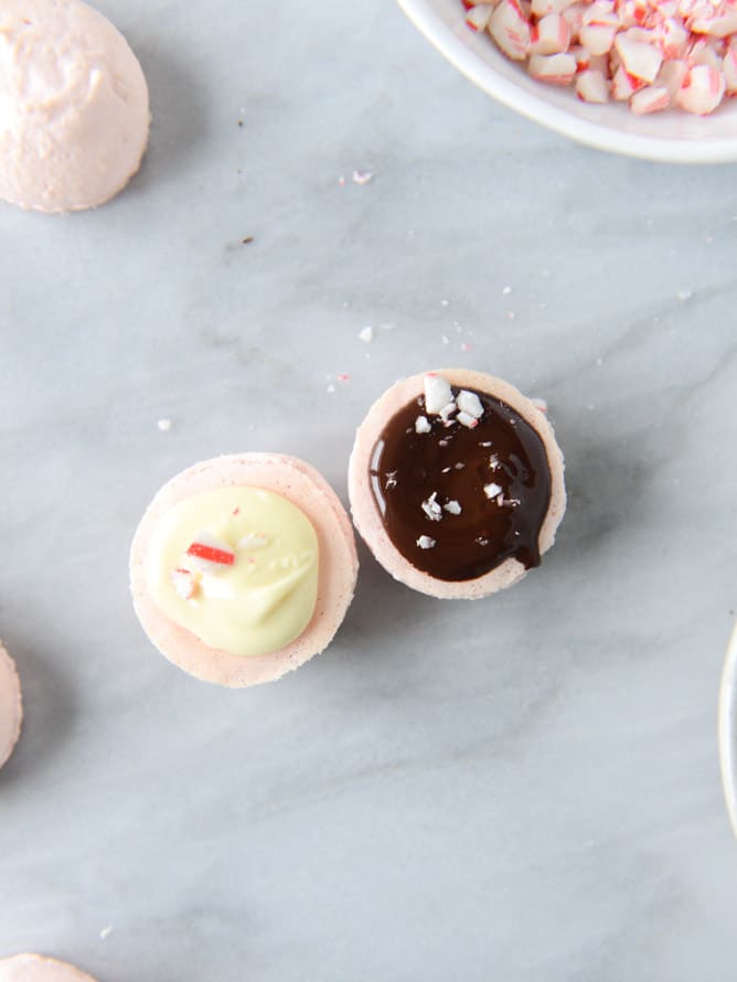 pink peppermint bark macarons I howsweeteats.com