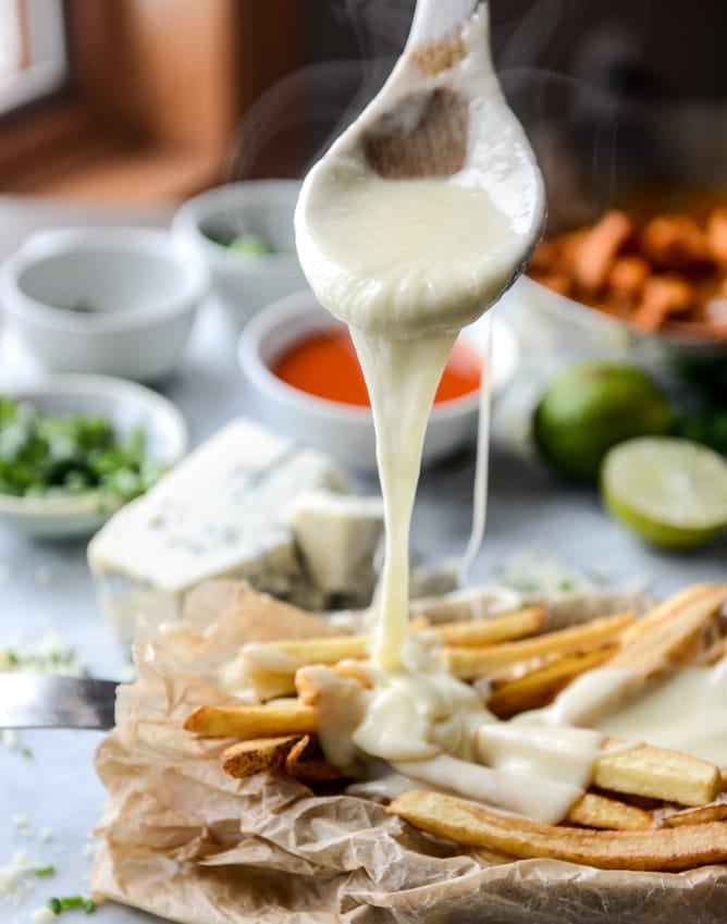 buffalo chicken beer cheese fondue fries I howsweeteats.com