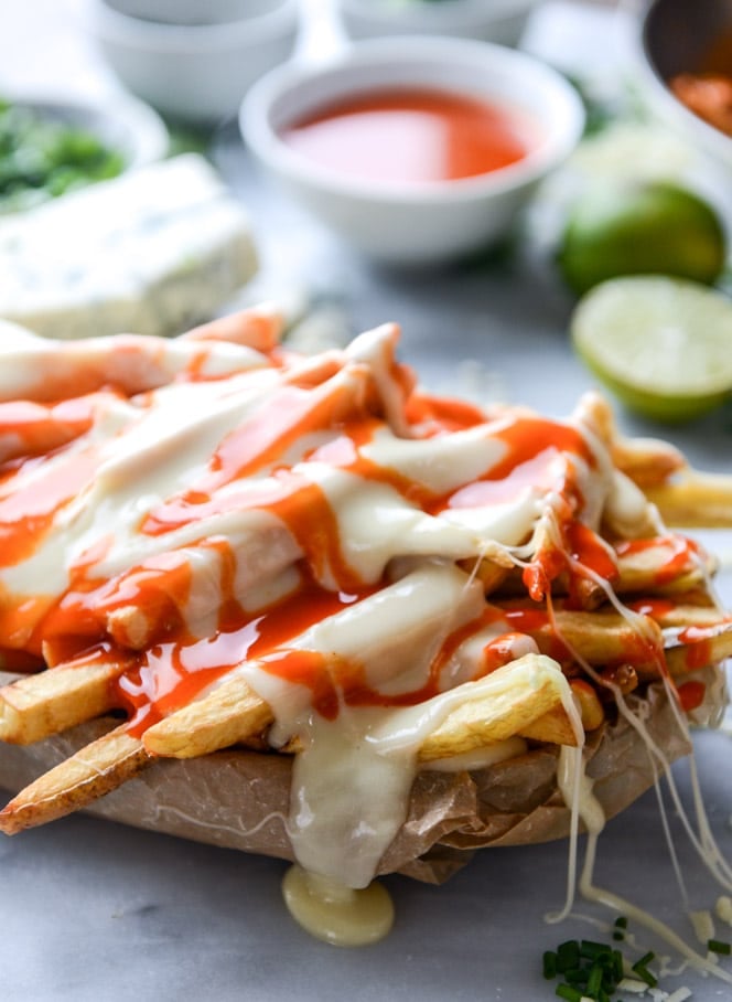 buffalo chicken beer cheese fondue fries I howsweeteats.com