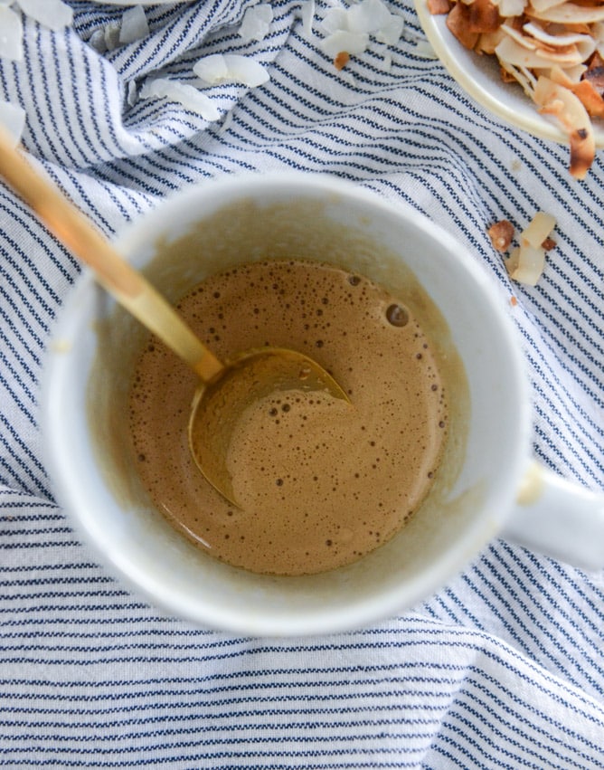 homemade coconut latte I howsweeteats.com