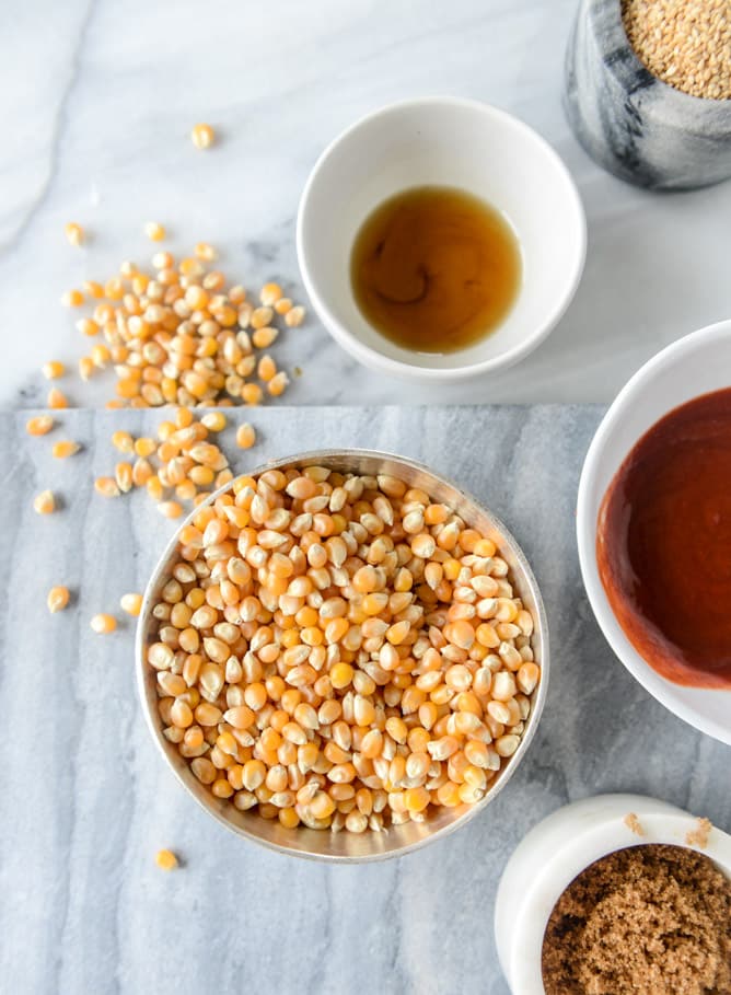 brown sugar sriracha sesame popcorn I howsweeteats.com