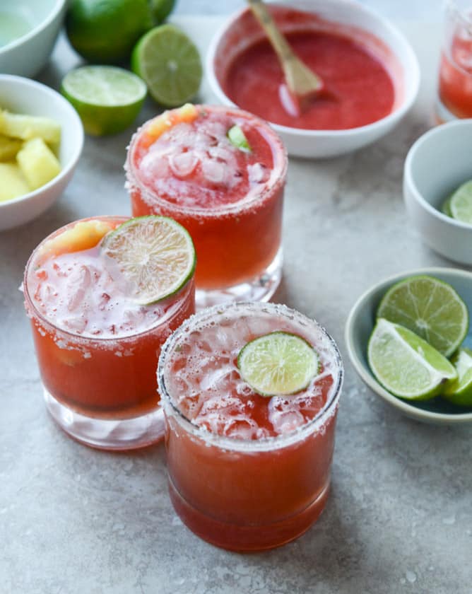 strawberry bottomed pineapple margaritas I howsweeteats.com