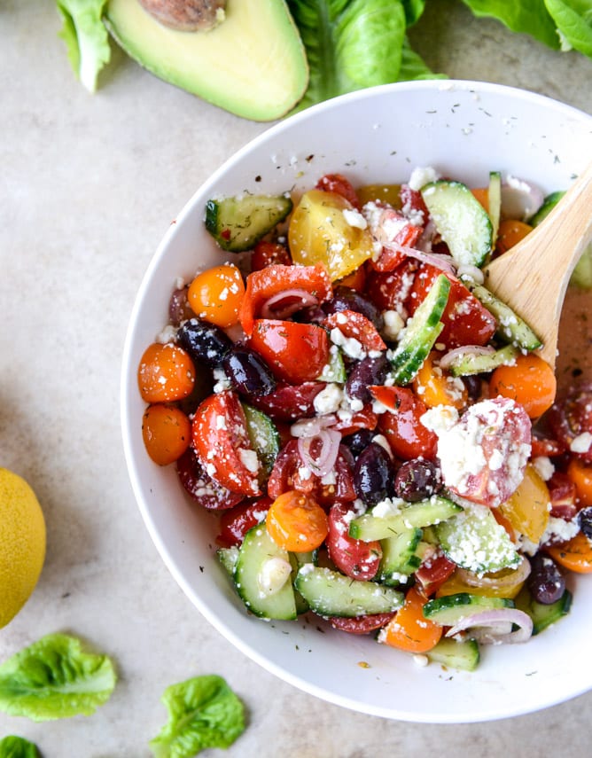 greek chicken lettuce cups with avocado tzatziki I howsweeteats.com