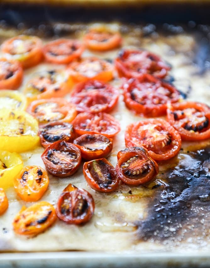 charred tomato and garlic butter mini pizzas I howsweeteats.com