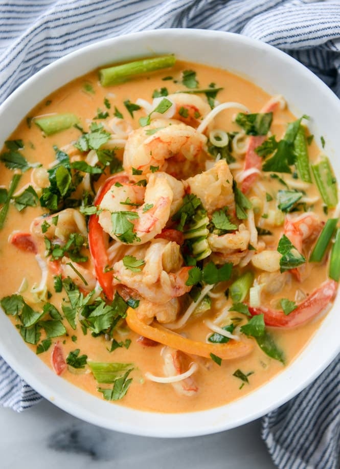 thai coconut curry shrimp noodle bowls I howsweeteats.com