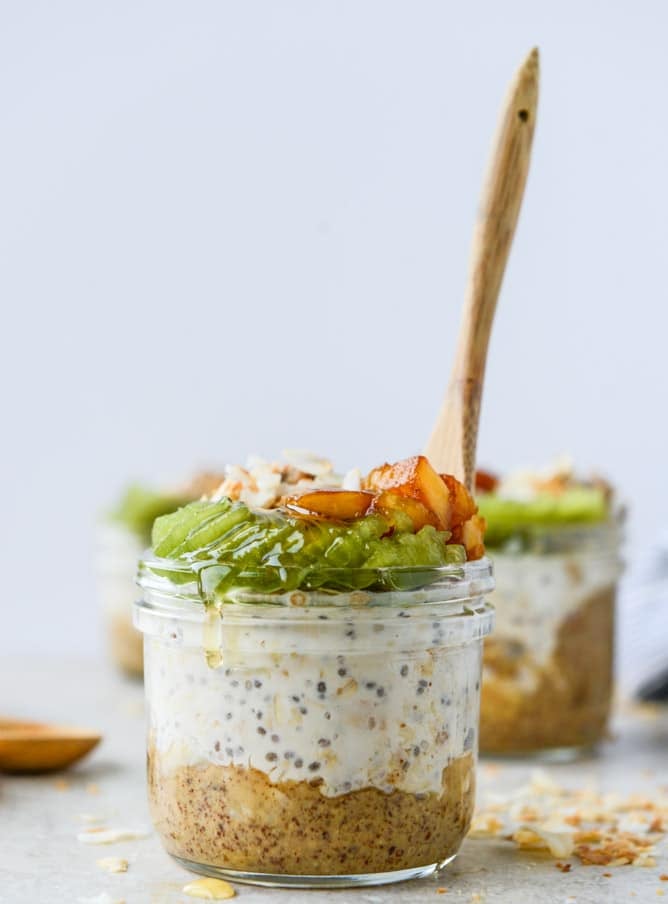 toasted coconut overnight oats I howsweeteats.com