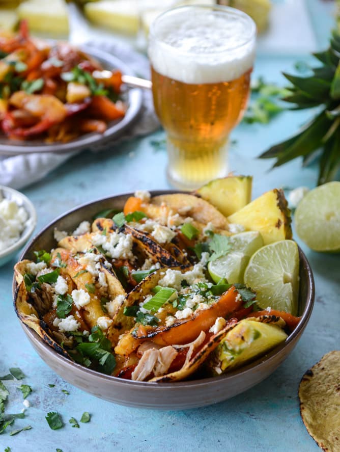 hawaiian chicken fajitas I howsweeteats.com