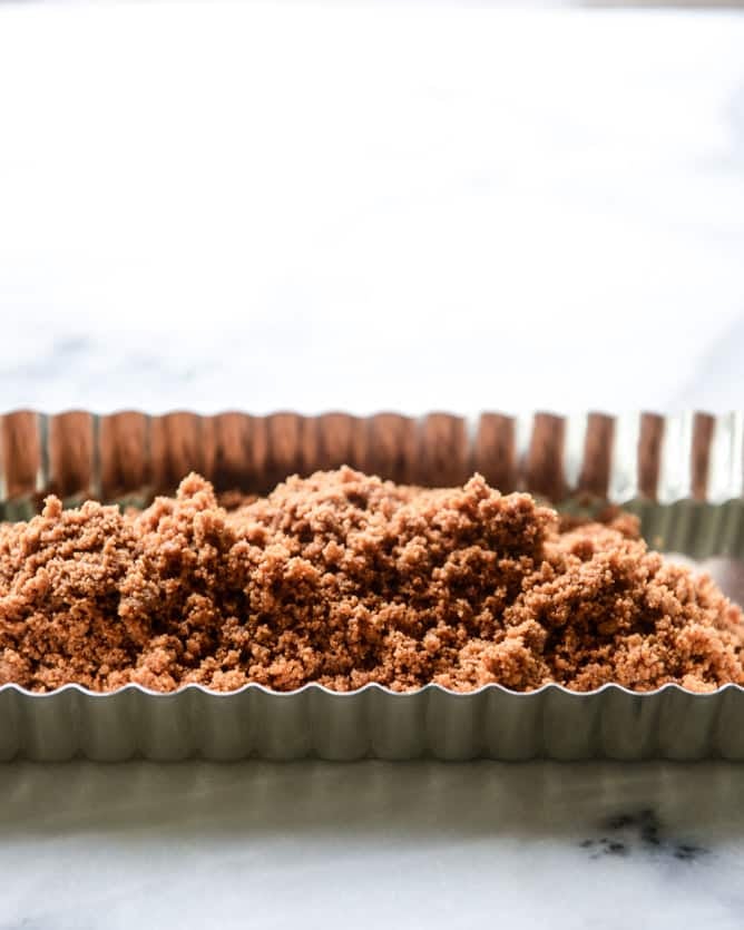 5 ingredient strawberry rose tart I howsweeteats.com