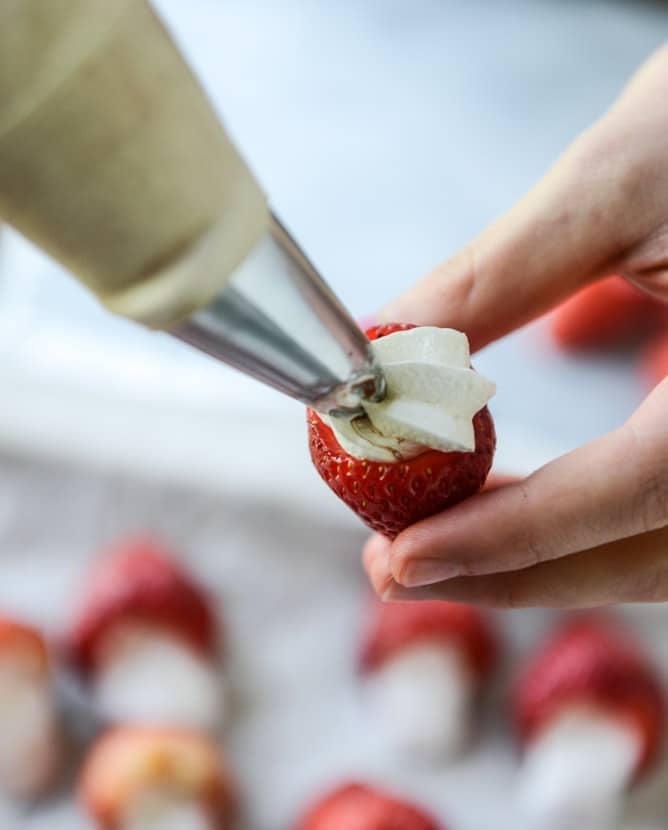 smore's strawberries I howsweeteats.com