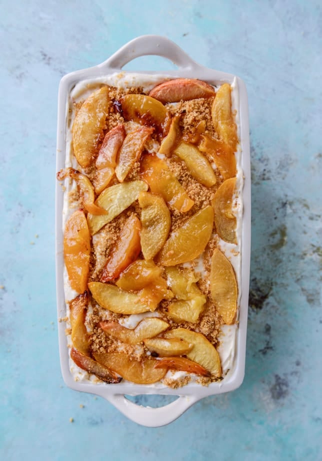 no-churn sugar roasted peach pie ice cream I howsweeteats.com