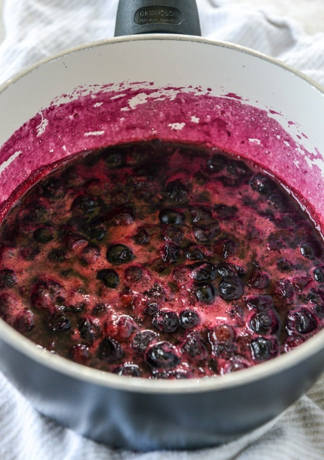 blueberry hibiscus margarita punch I howsweeteats.com