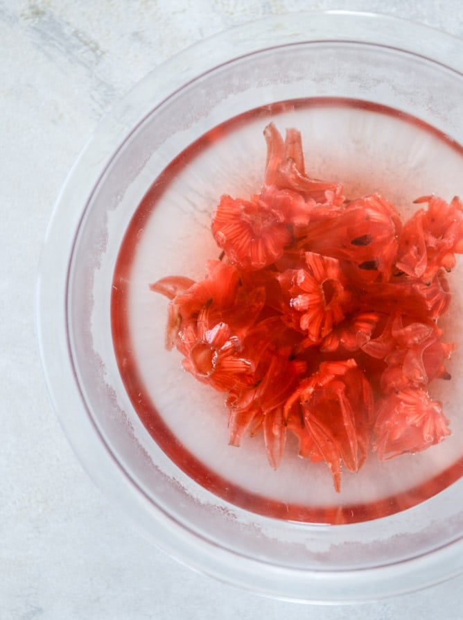 blueberry hibiscus margarita punch I howsweeteats.com