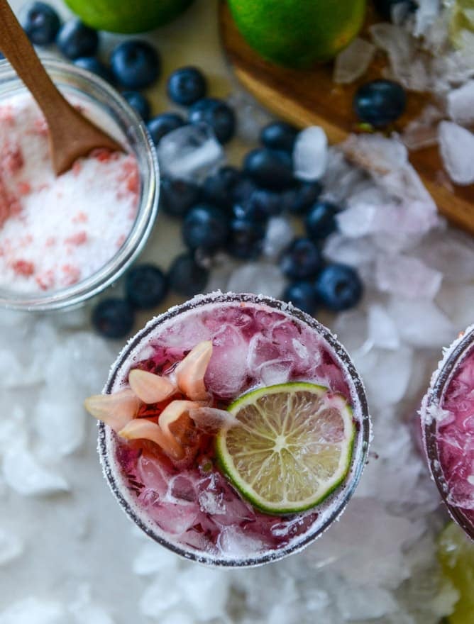 blueberry hibiscus margarita punch I howsweeteats.com