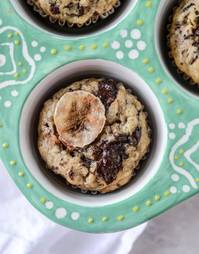 banana muffins with olive oil and dark chocolate I howsweeteats.com