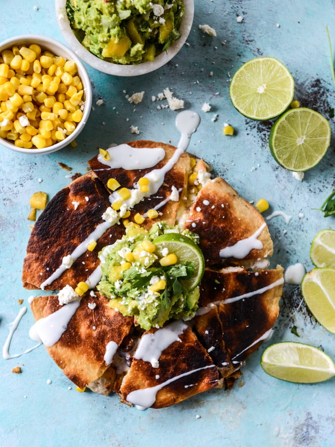 honey glazed chicken quesadillas with peach guacamole by @howsweeteats (in partnership with pernod classic) I howsweeteats.com