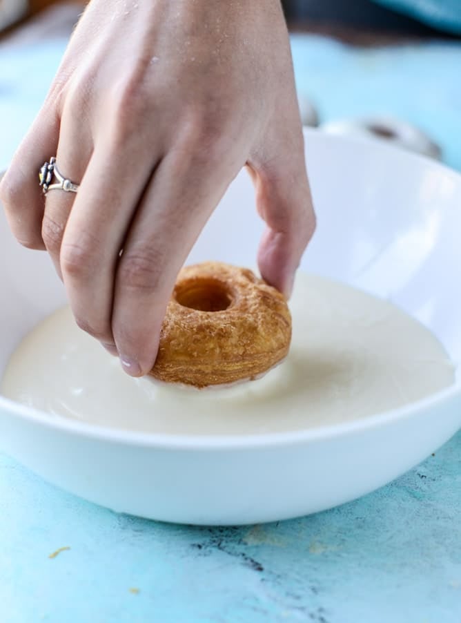 cookies & cream puff pastry doughnuts by @howsweeteats I howsweeteats.com
