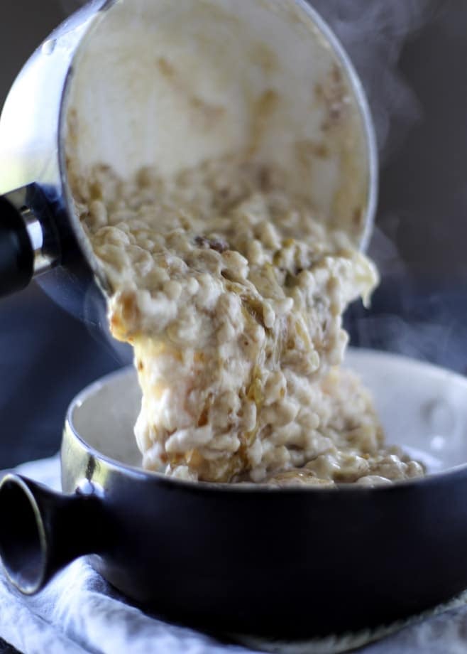 gruyere mac and cheese with caramelized onions I howsweeteats.com