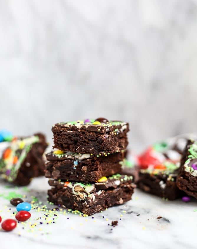 chocolate bark halloween brownies I howsweeteats.com
