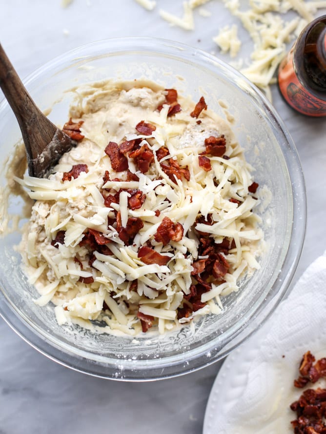 pumpkin cider beer bread with bacon and cheddar I howsweeteats.com