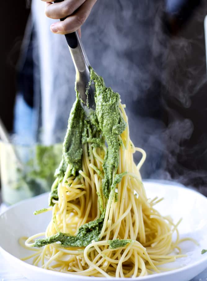 pumpkin seed pesto pasta I howsweeteats.com